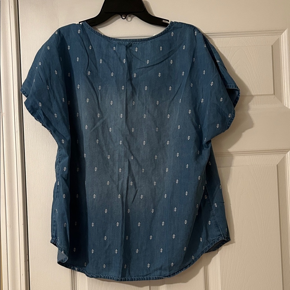 Maurices Blue Button Down Shirt with Pattern - Picture 7 of 9